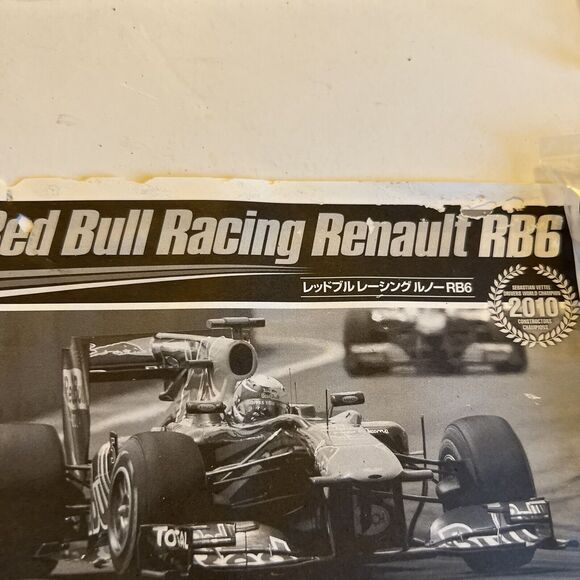 Red Bull Racing Renault RB6 F1 Racing Tamiya 1/20 Model Sebastian Vettel - Picture 12 of 16